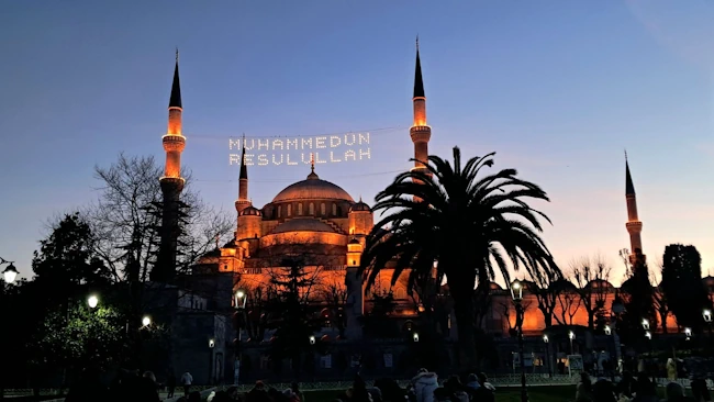 Ramadan in Istanbul: Traditions & Travel Tips